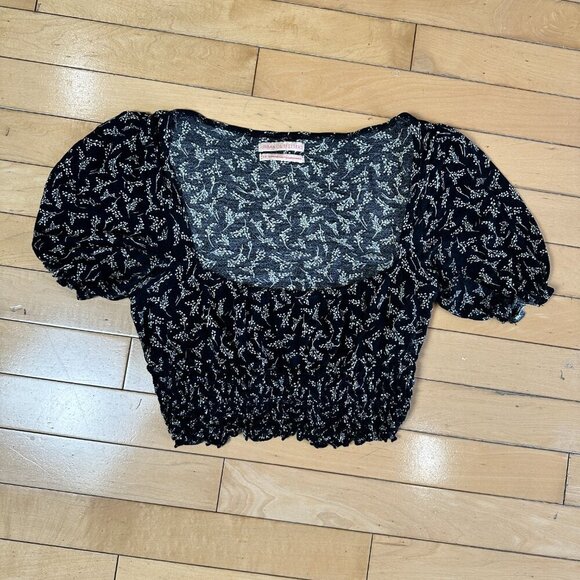 URBAN OUTFITTERS FLoral Puff Sleeve Crop Top Blouse with Smocking Size Small - Picture 2 of 9